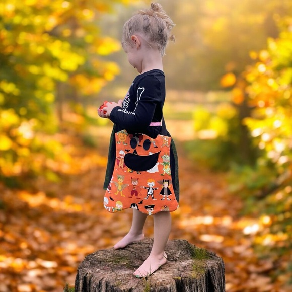 Trick or treat bag, handmade tote, toddler cross body bag, ghost shaped bag - Picture 1 of 7